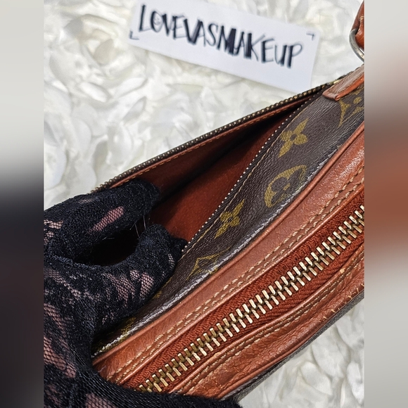 Louis Vuitton Wristlet (Classic Mono.) - Picture 10 of 14